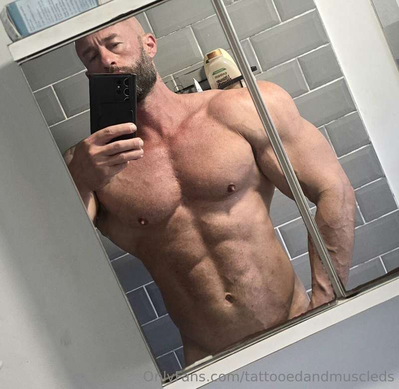 tattooedandmuscleds