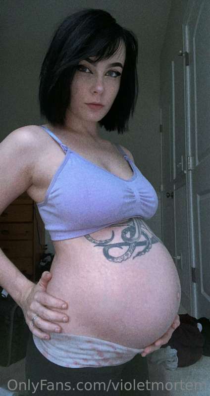 I just came across a TON more photos from my pregnancy!!! EN..