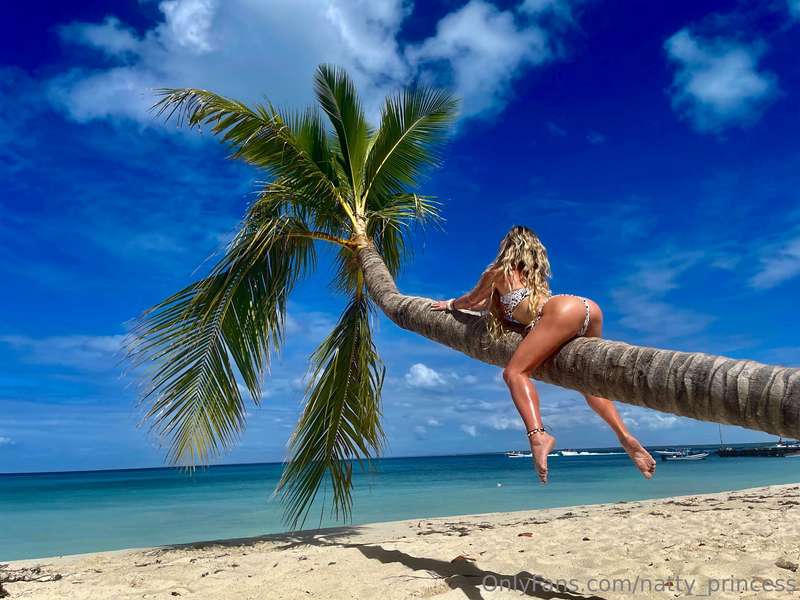 🌴My passion is traveling. It's the only way I can get to kno..