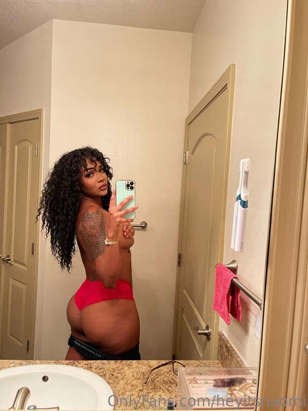 heyitsnaomi