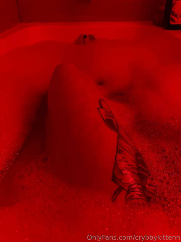 Bubble baths with the red light on is a necessity
