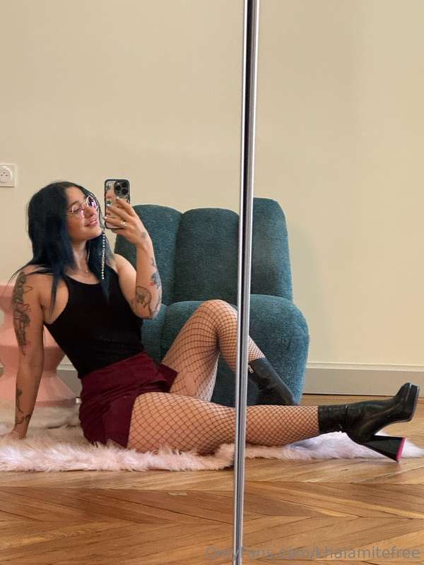 Do you like my outfit? 😇
