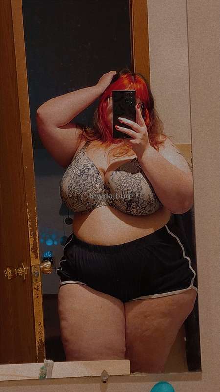 I'm big and squishy..Basically im soft af and good for cuddl..