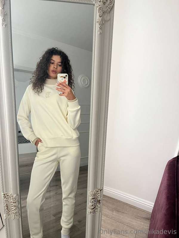 My favourite outfit of this winter, even when it's not too c..