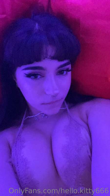 Good morning! Who’s up let’s chat 💕