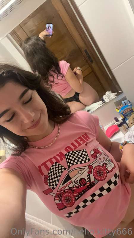 HELLO KITTY T-SHIRT 😍🥰