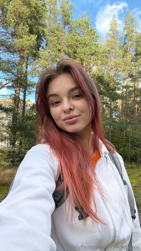 🌲💘 Sometimes it's so nice to just stop and take a deep breat..