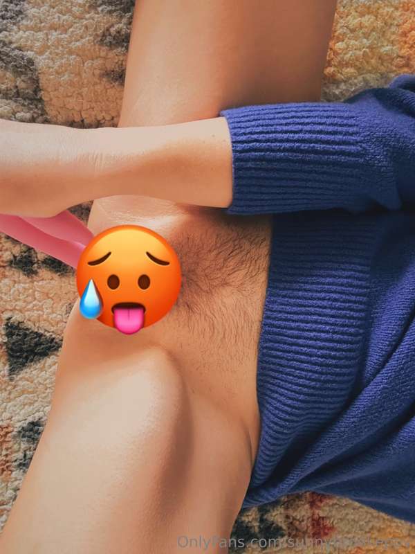 😽 Pussy Play 😽This is one of my most liked pictures ever, an..