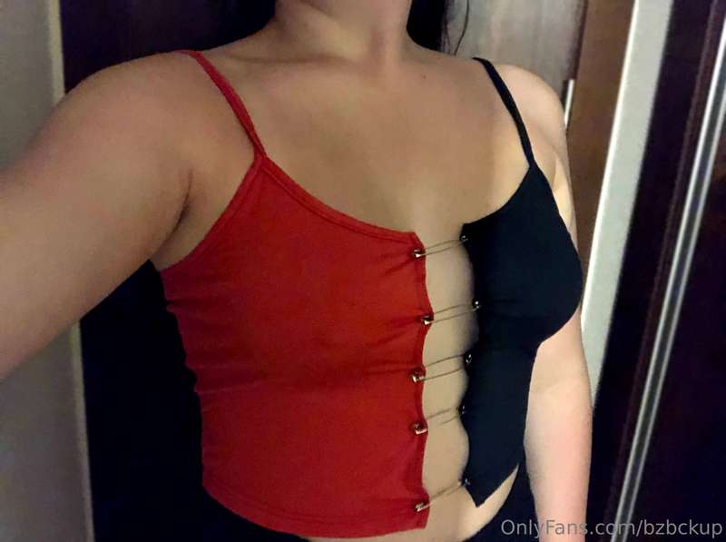🇺🇸; This top is… TOP 🤓😂 🇪🇸; Este top es... TOP 🤓😂