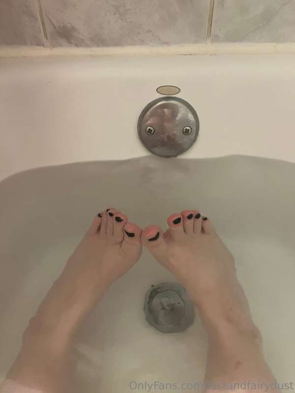 for my feetsie friends ❤️