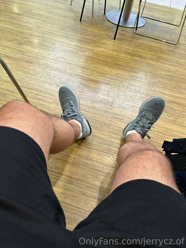 I'm bored at the airport