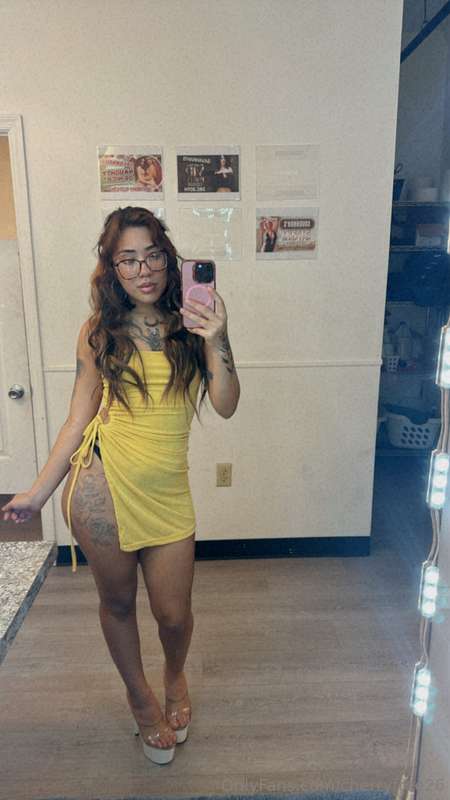 Cute sexy work pics for you 😜