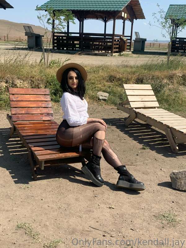 C'mon take a seat and let's take a photo together 😍