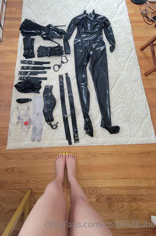 Where are my latex boys at? ✋🙋‍♀️🙋 Might have some fun conte..