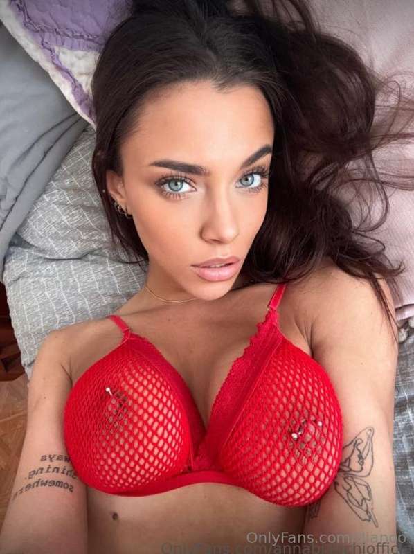 ✅FOLLOW FOR FREE ✅ @annabianchiofficial AND SEE HOW THIS CUT..