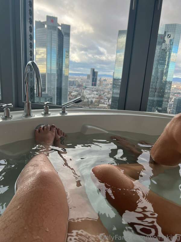 Wanna join us for a bath? 👅

@infiltrateproxy