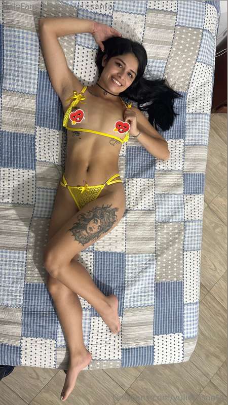 I wanna be caressed and spoiled 💛💛💛