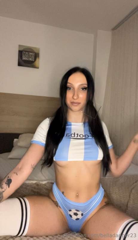 Let me play with your balls, babe🥰