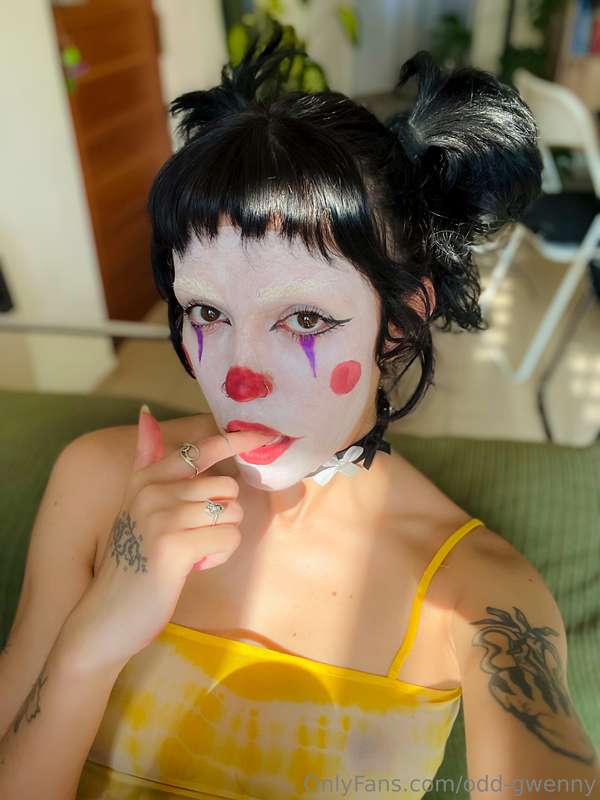 tiny clown, big energy 😈🚨Clowngirl in action in this link! 👀..