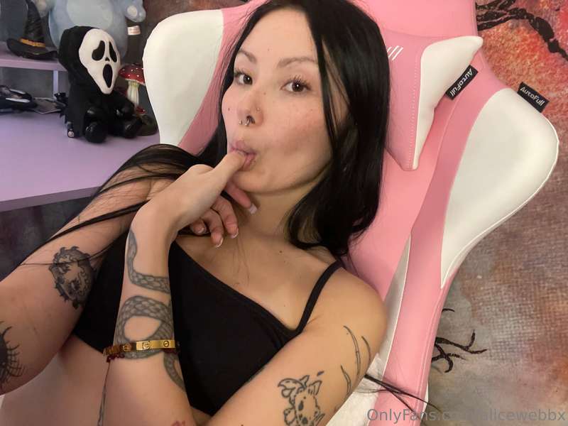 alicewebbx