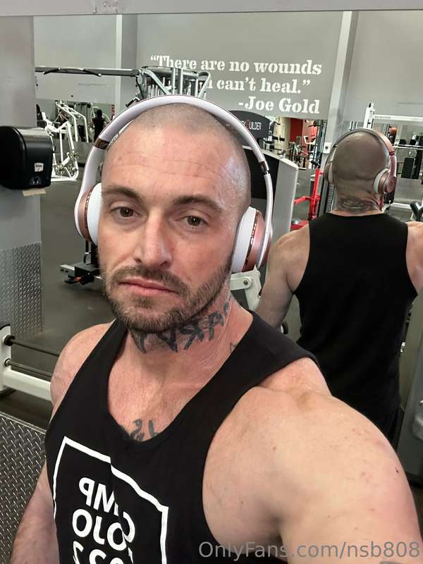 Morning y’all don’t forget to beak a sweat today in the gym ..