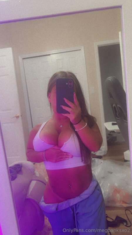 megbanksxo2
