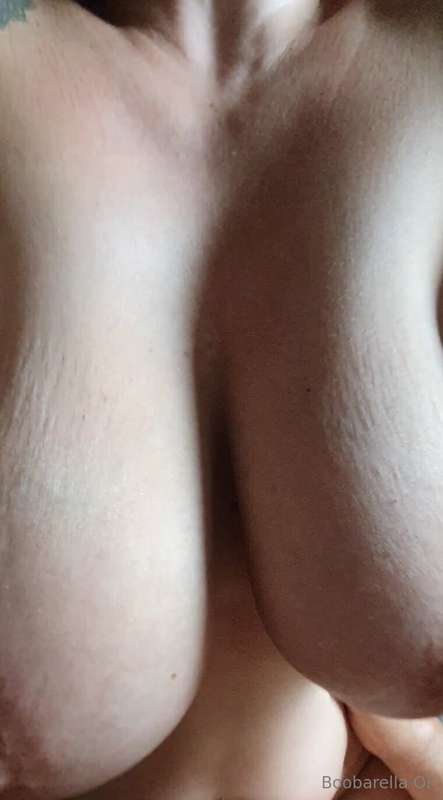 Feeling bouncy tonight 🍆🍆