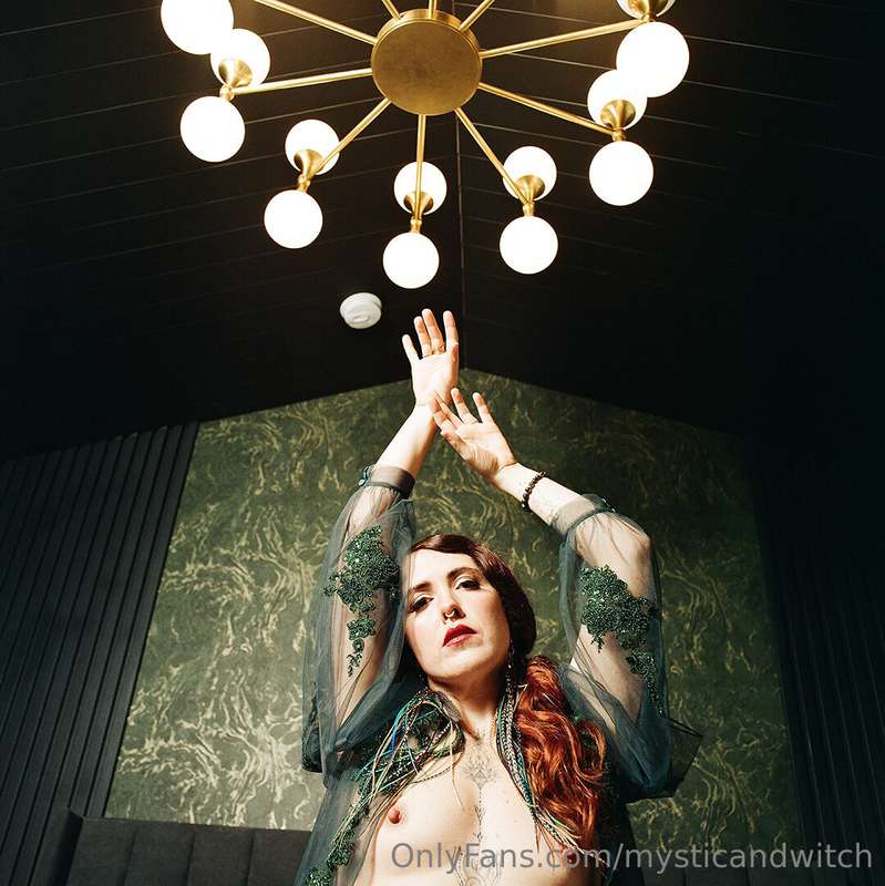 mysticandwitch