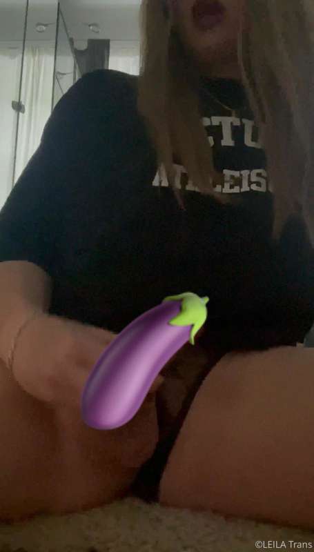 🍆💦 Some of you wanted to see me in a video in this angle! So..