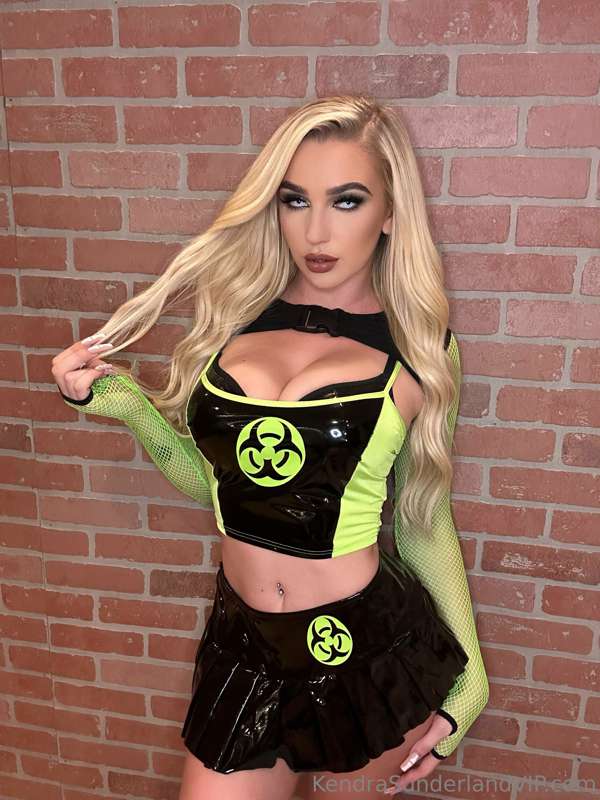 Photo 414 of Kendra Sunderland on Tocromo
