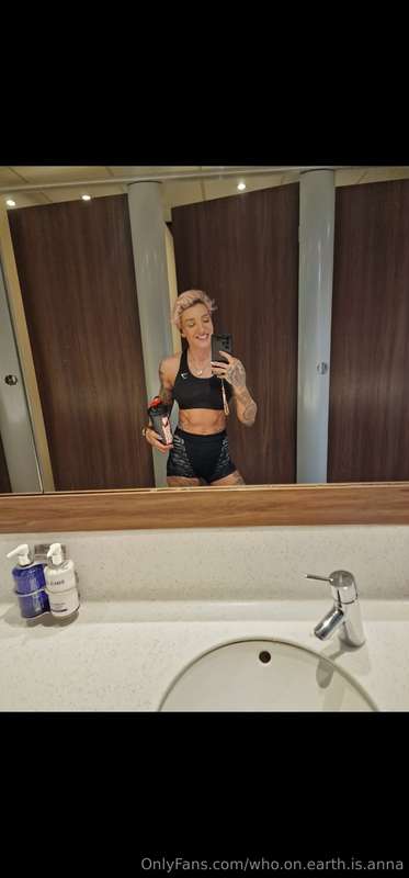 who.on.earth.is.anna