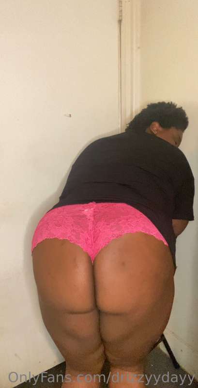 Would love for you to smack my big ole ass💕☺️