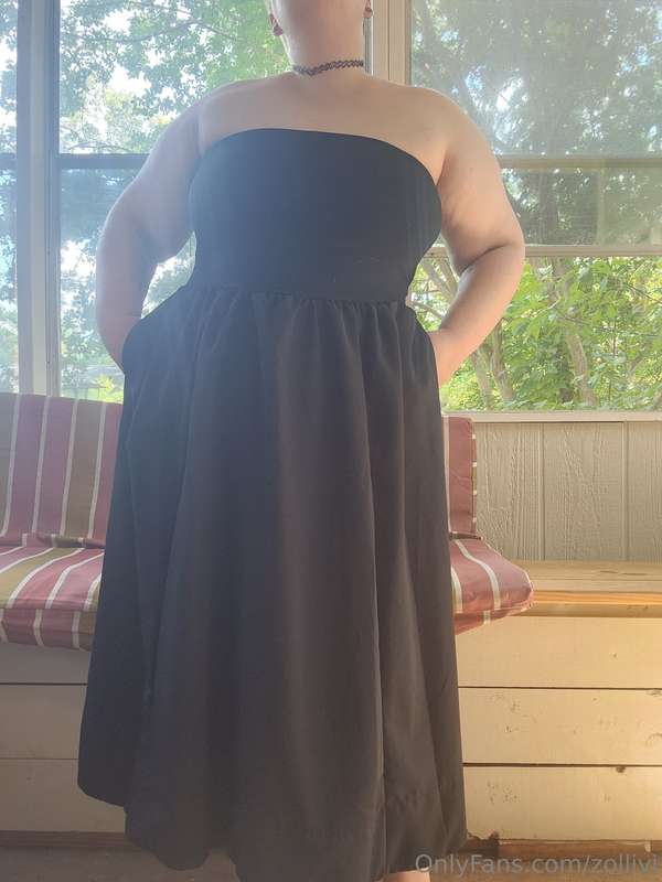 Birthday dress. With pockets. (And no panties) 
