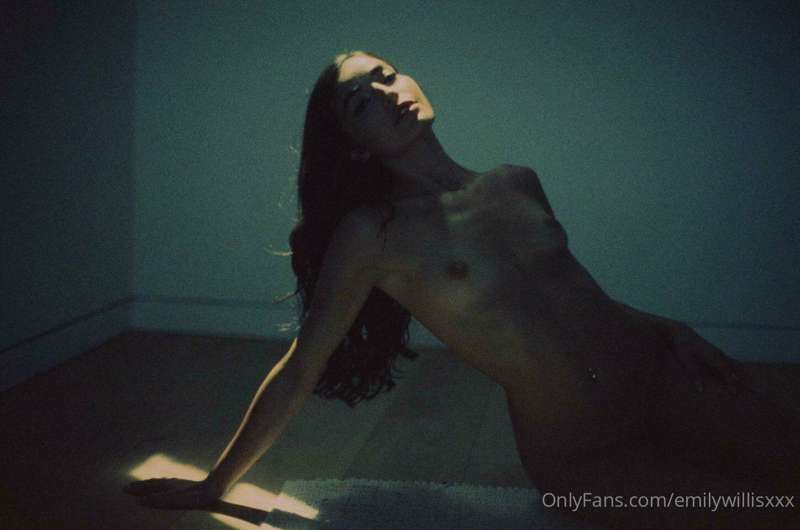 Foto 553 de Emily Willis en Tocromo