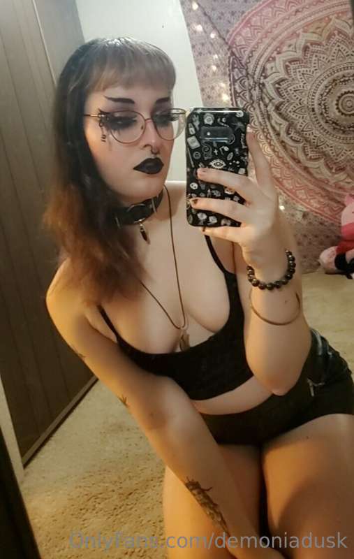 i hope u like goth trans girls 🖤🖤🖤