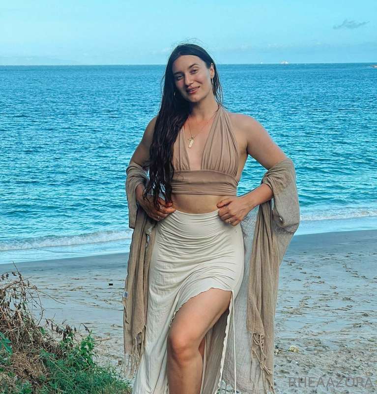 rheaazora image #2