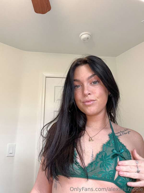 alexxis.nicole