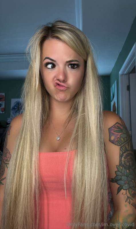 tell me i don't make the best fucking funny faces on planet ..