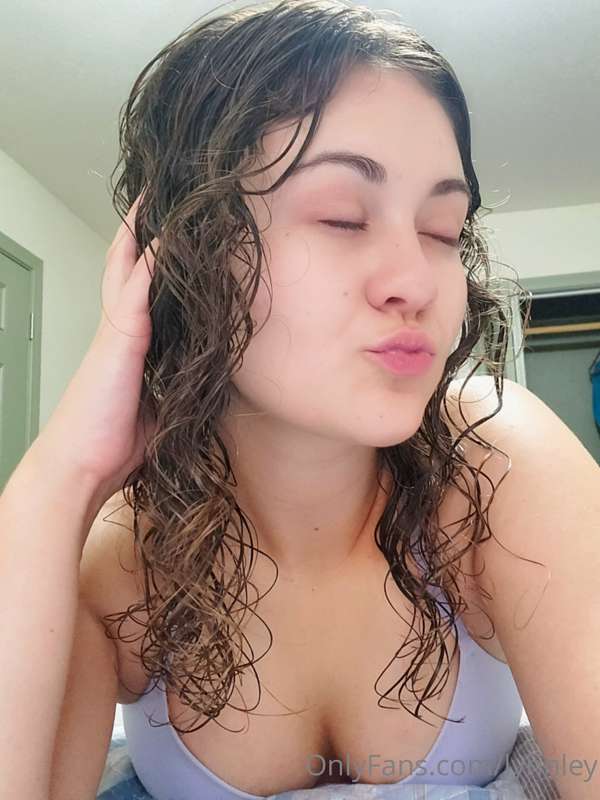 Fresh out the shower 💦💙