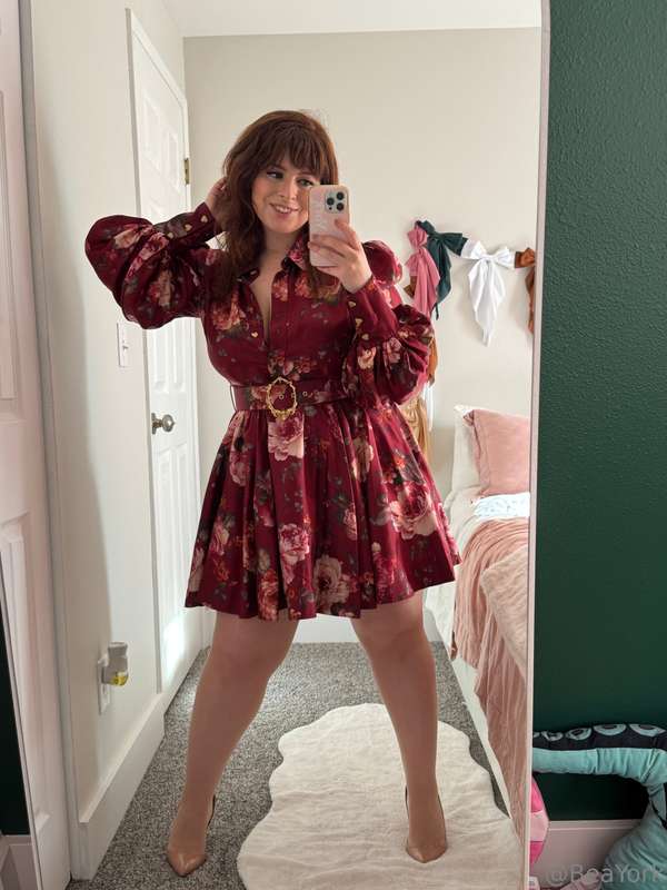 Are the photosets better when I start out naked or start out..
