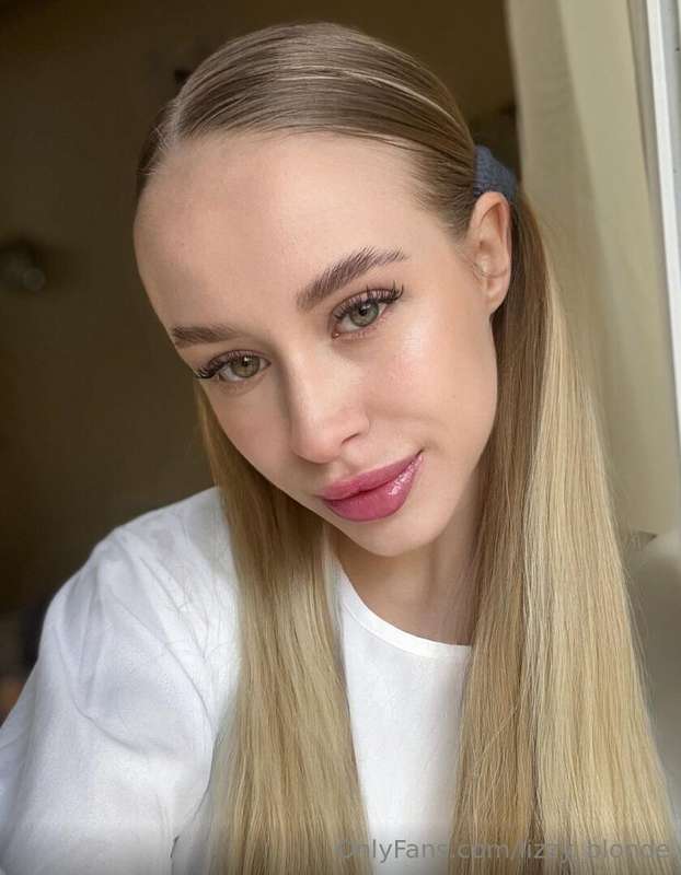 lizzy_blonde