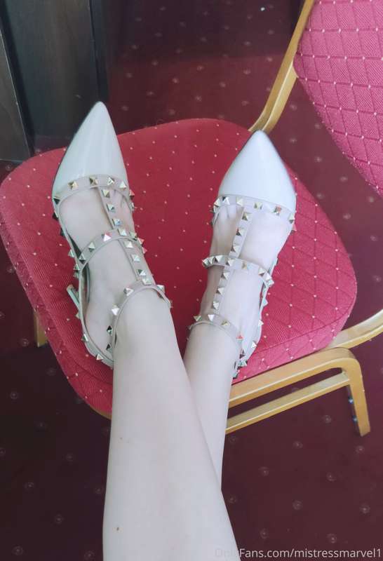 Time to start party😍