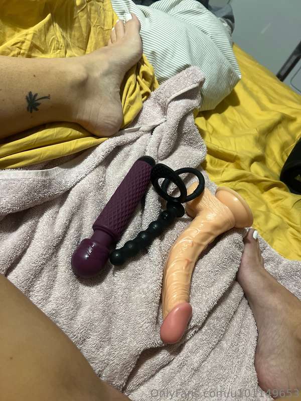 Hehe check your dms i sent you a couple pictures 😜🤫 (or tip ..