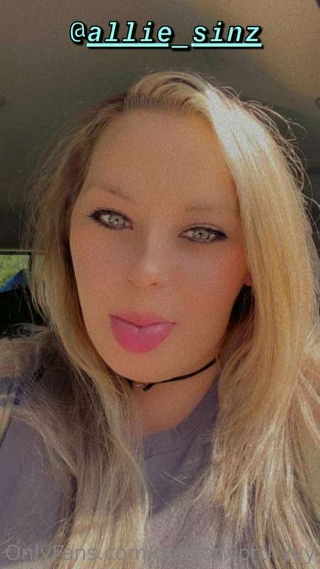 #AD Slutty
Gamer girl $ Nude content
Solo content with some ..