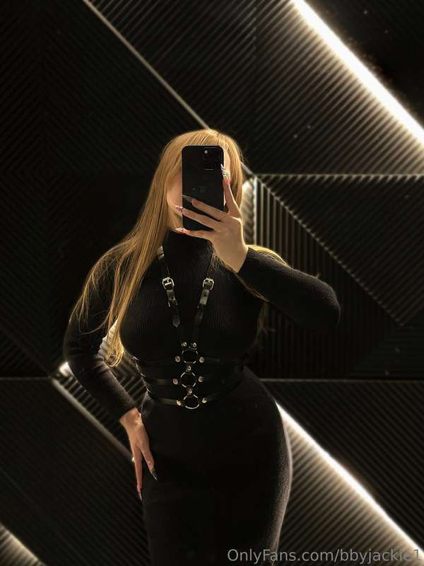 New look of today 🖤 Do u like it outfit?🤩