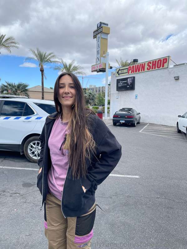 ✨Today I’m officially a 30yo Pawn Star!💫