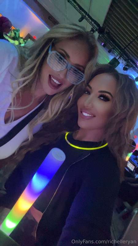 BINGO night! Buy us a drink and see what happens 🥵
