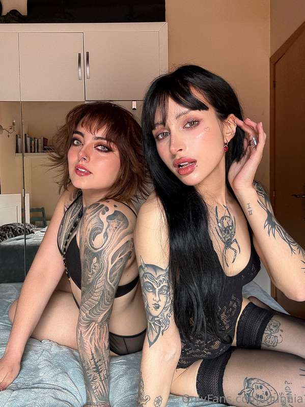🔥¡Nuevo pack de fotos!🔥 Y esta vez estoy muy bien acompañada..