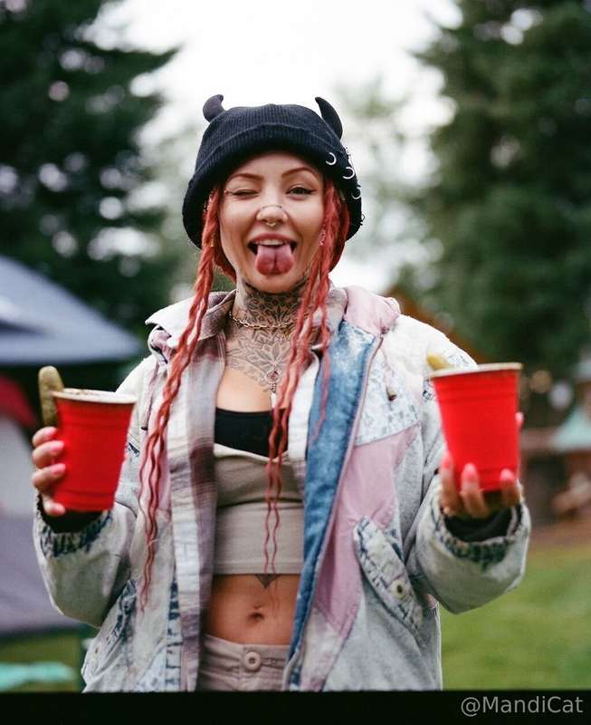 Cheers to good vibes! 🍻