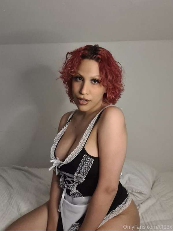 You can tip $5 under this post to receive this photo set